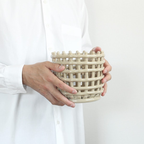 【国内在庫あり】ferm LIVING (ファームリビング) Ceramic Basket (セラミックバスケット) Small オフホワイト/カシミア/エメラルドグリーン 北欧/ポット/鉢カバー/かご/小物収納/インテリア/日本正規代理店品