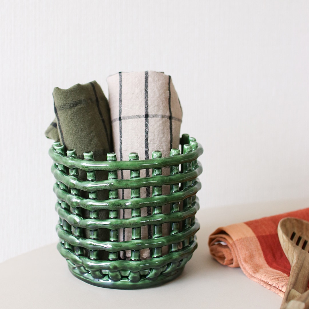 【国内在庫あり】ferm LIVING (ファームリビング) Ceramic Basket (セラミックバスケット) Small オフホワイト/カシミア/エメラルドグリーン 北欧/ポット/鉢カバー/かご/小物収納/インテリア/日本正規代理店品